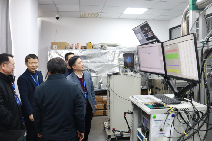 安大自主研发量子计算用极低温稀释制冷机顺利通过鉴定